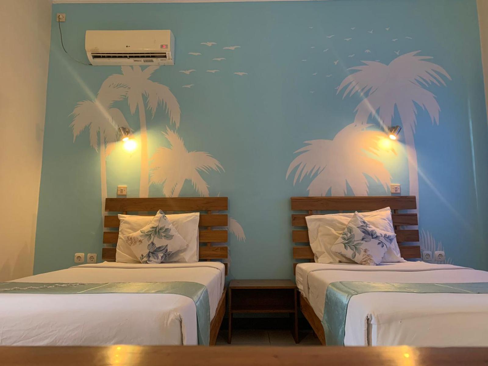 Medana Bay Marina Hotel Paloh Exterior photo